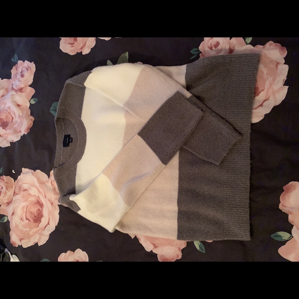 Color block sweater - Picture 3 of 3